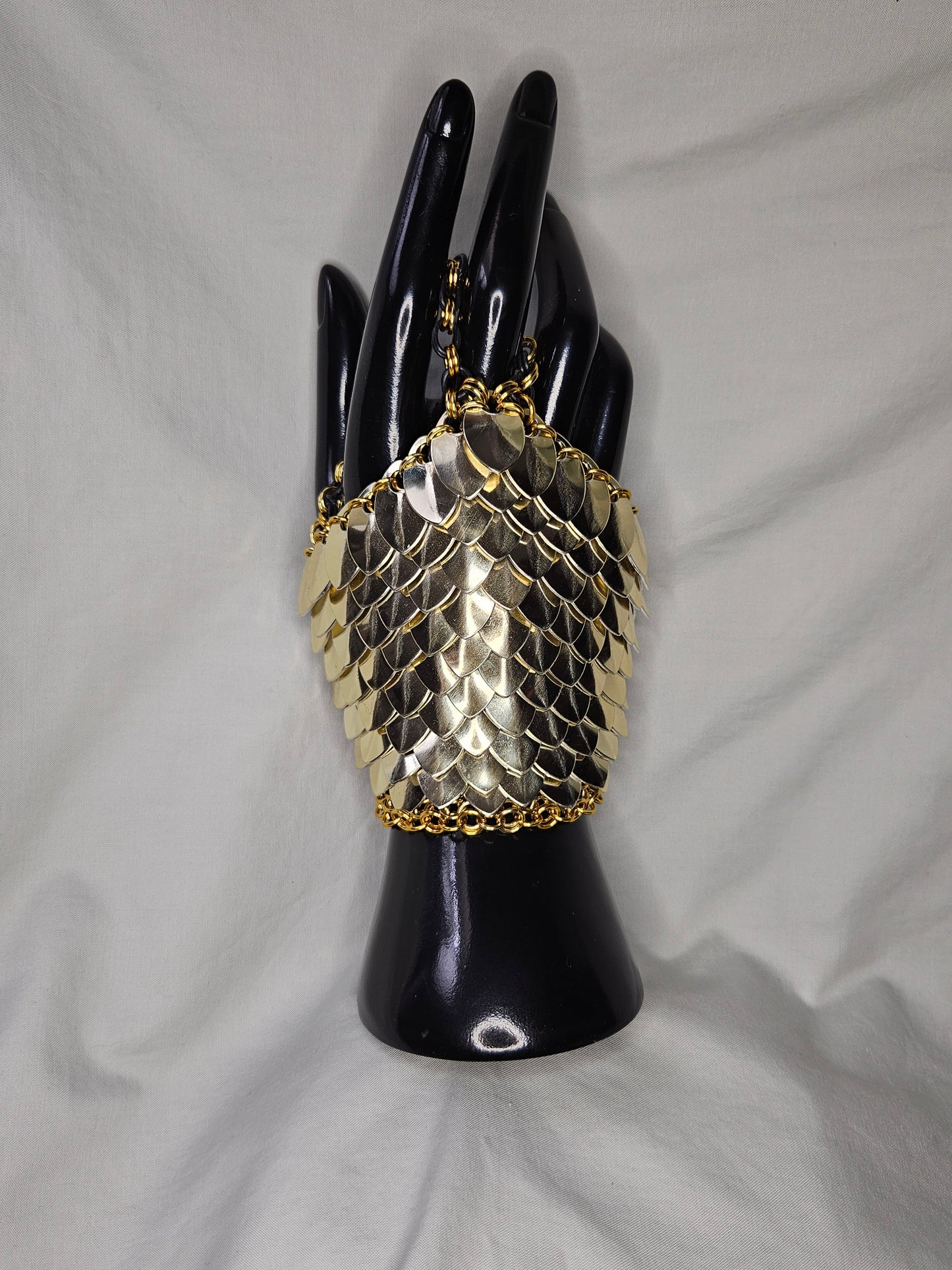 Scale Half Glove