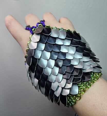 Scale Half Glove