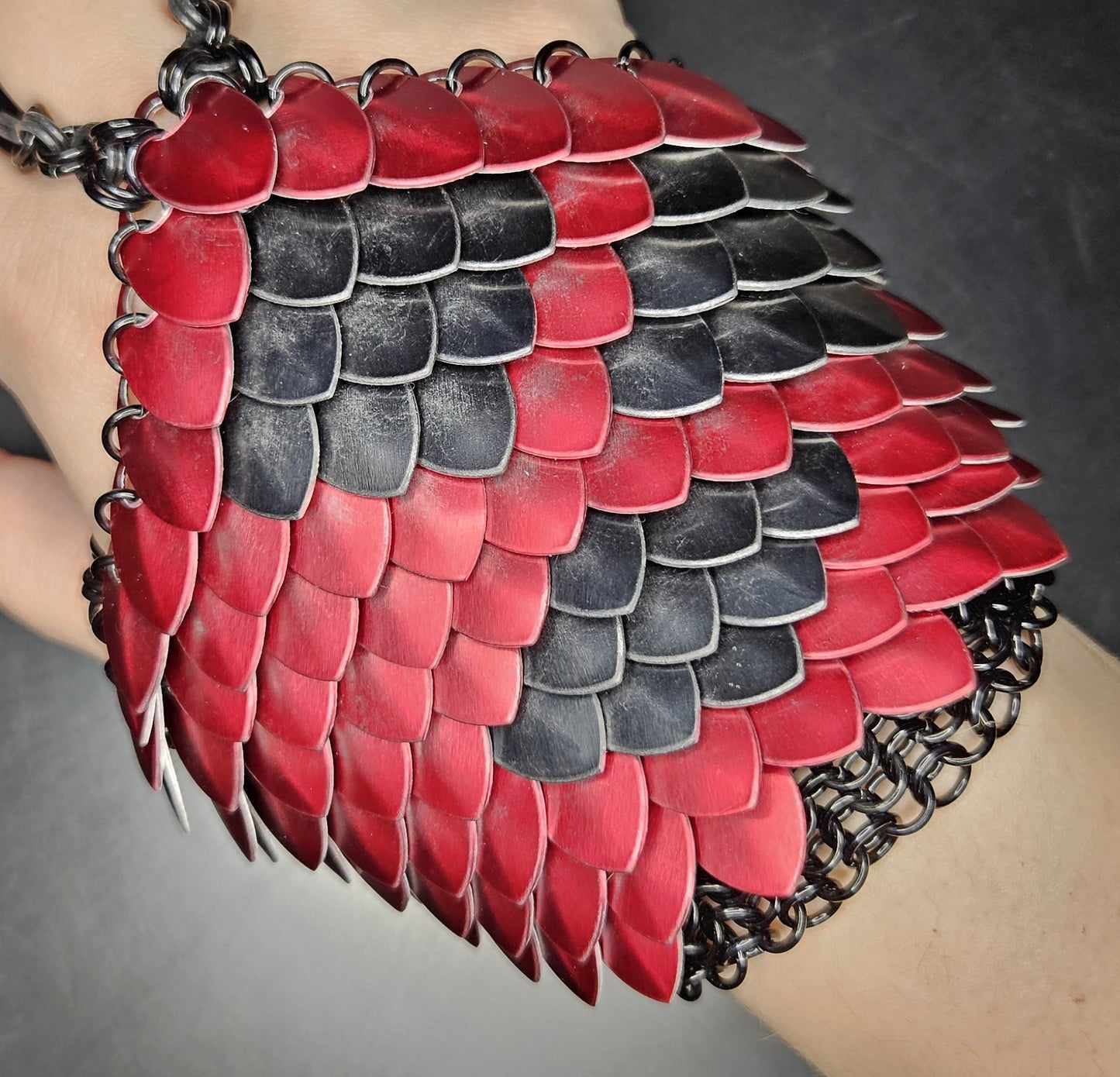 Scale Half Glove