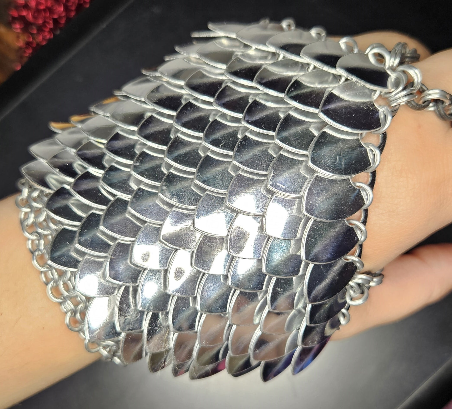 Scale Half Glove