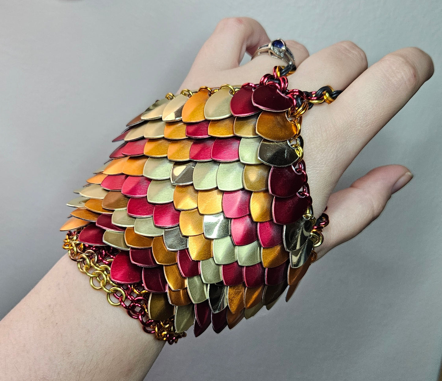 Scale Half Glove
